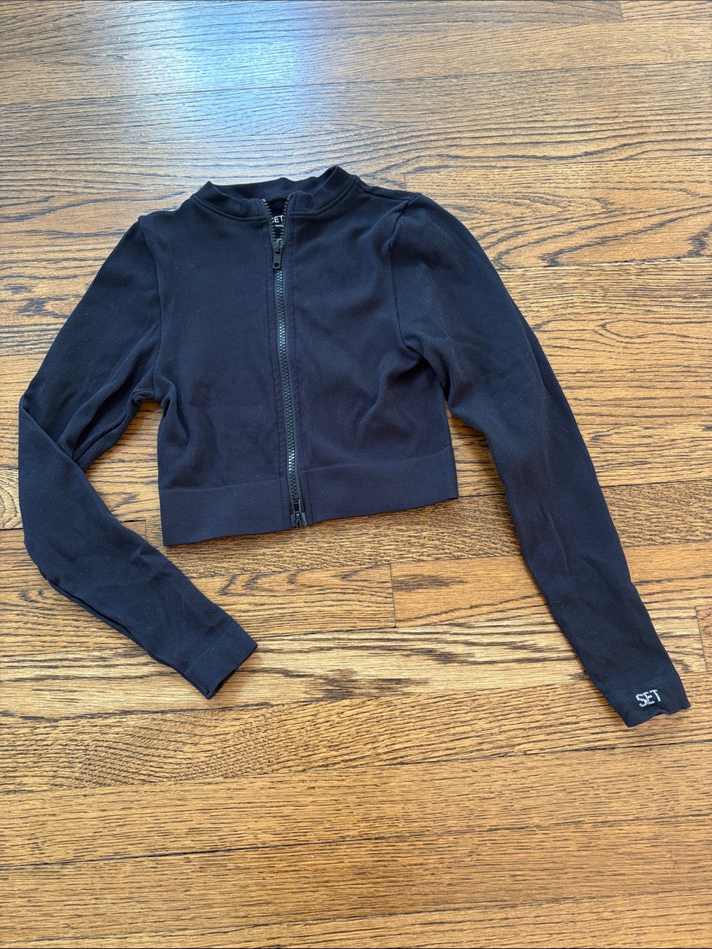 SET Active Cropped ribbed Black Zip Front Long Sleeve Jacket, xS
